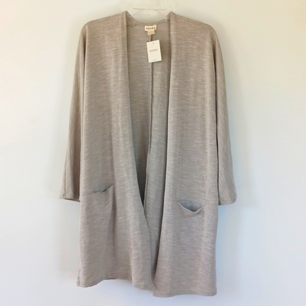 donni tan and white cardigan size os